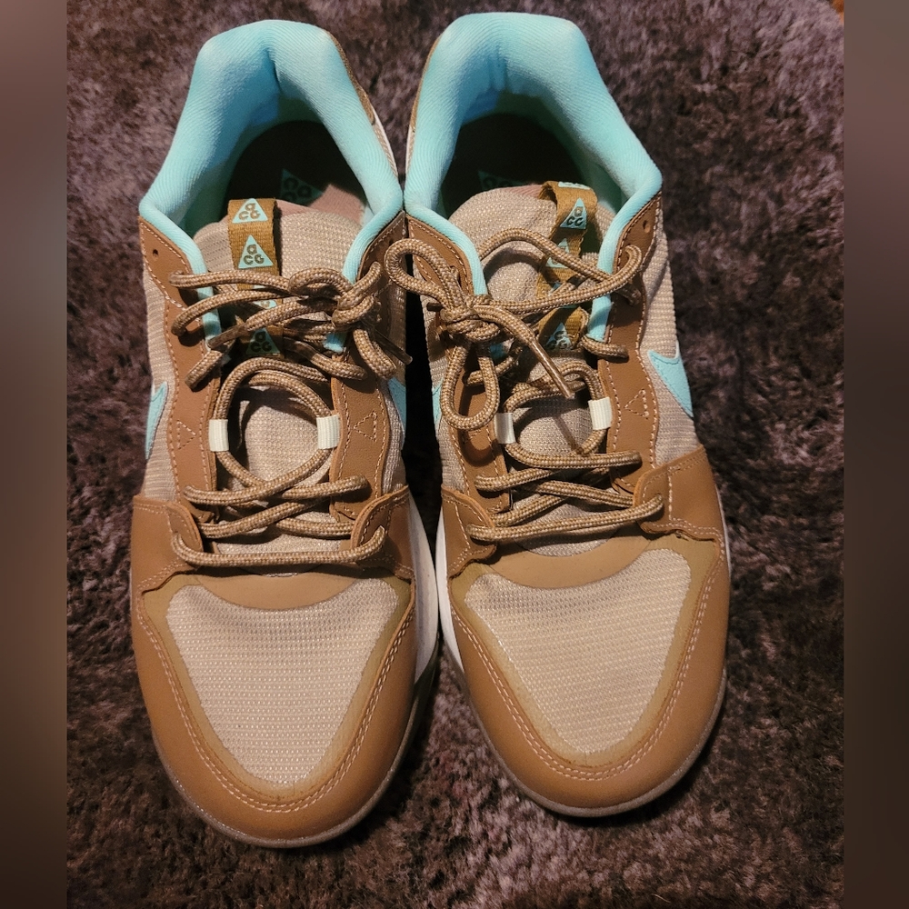 NWT Nike ACG Lowcate Athletic Trail Shoes Unisex Green / Brown